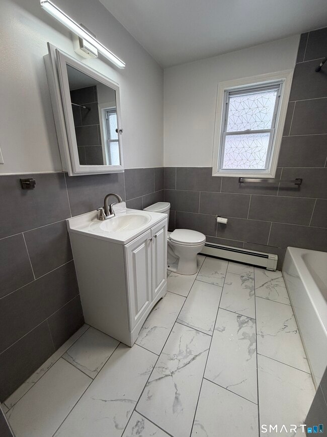 Building Photo - 582 Capitol Ave