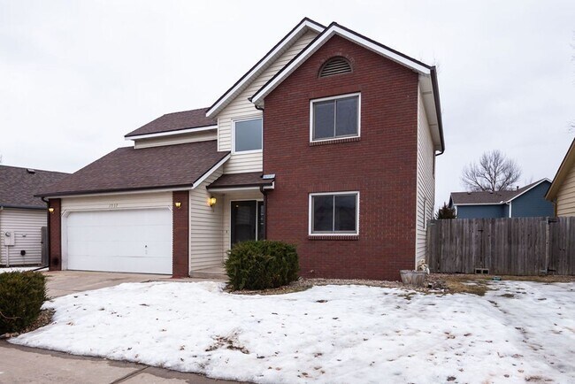 Foto del edificio - 1937 Connectitcut - Charming 2-Story Brick Home in a Great Location!