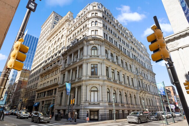 Building Photo - 1001 Chestnut St