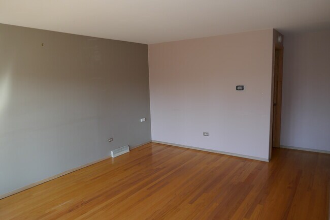 Building Photo - 5245 S Nordica Ave
