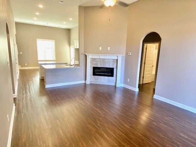Building Photo - Now Leasing A 4 Bedroom 3 Bath Home In Oak...