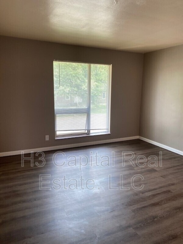 Foto del edificio - 219 N 48th St