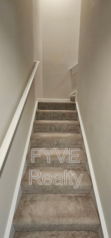 Foto del edificio - 212 Raintree Ln