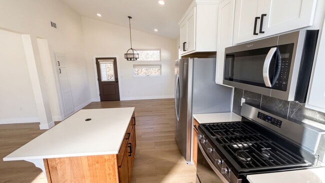 Building Photo - 3040 Nellie Wy
