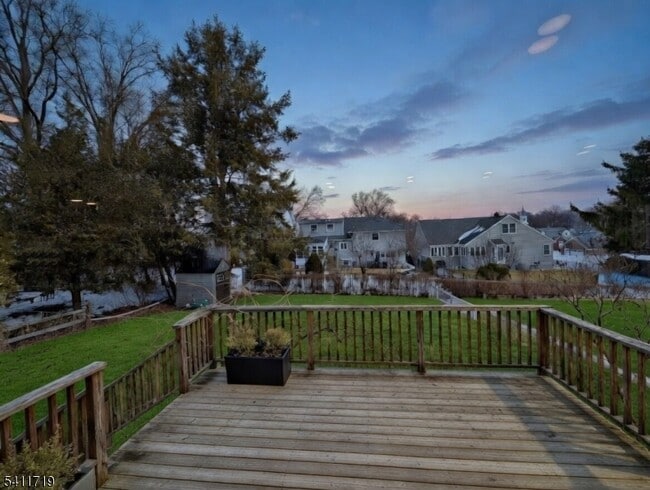 Building Photo - 321 Minute Arms Rd