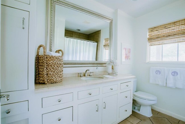 Foto del edificio - 6139 Sugar Hill Dr