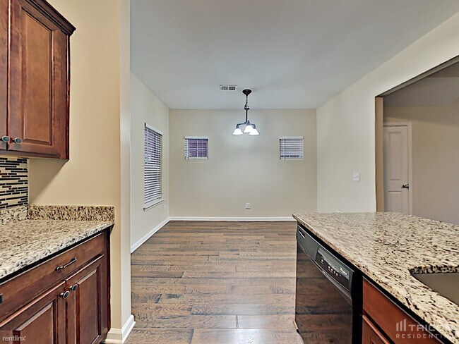 Building Photo - 3004 Bienville Drive