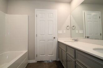 Building Photo - 308 Lowes Blvd