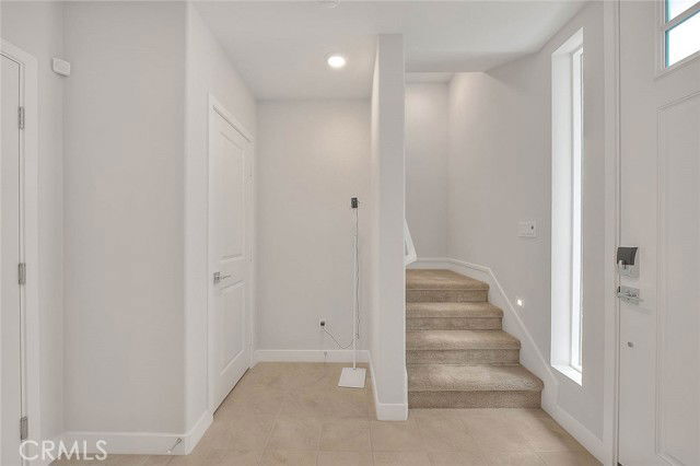 Building Photo - 6 Crown Point Dr