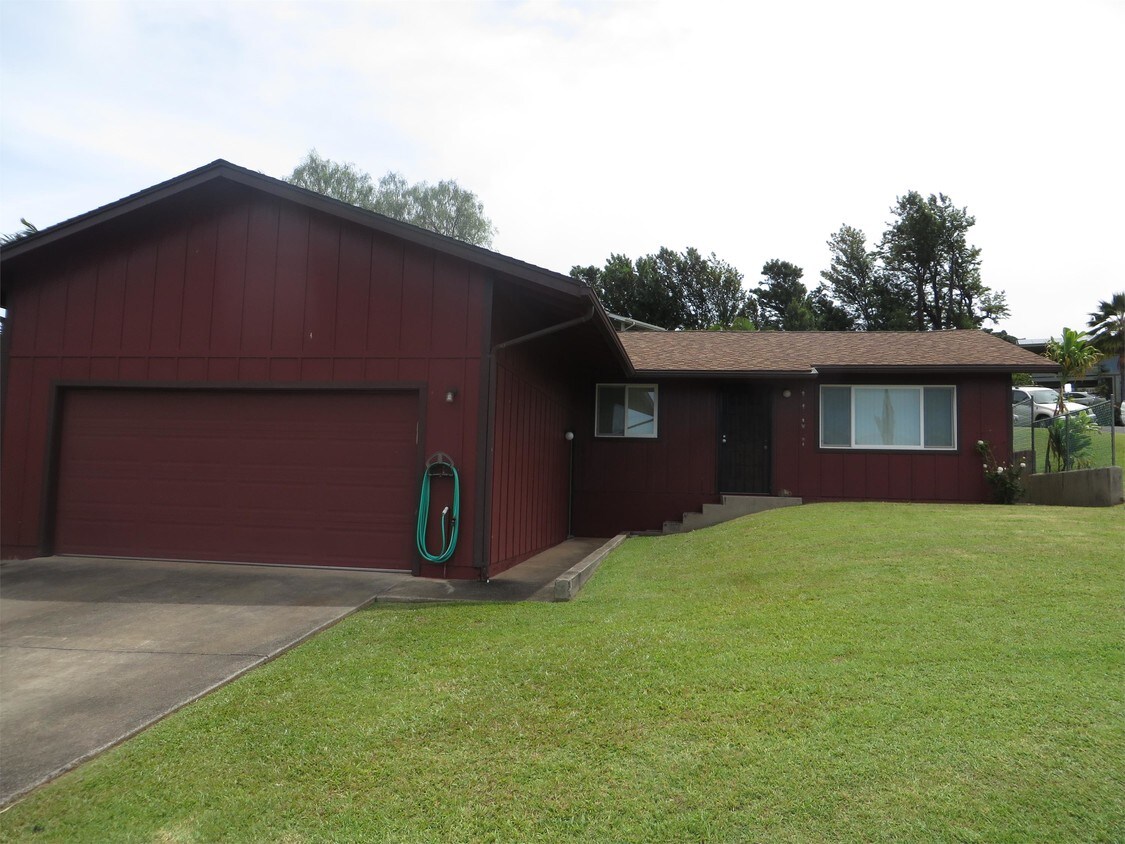 Primary Photo - 1095 Maohu St