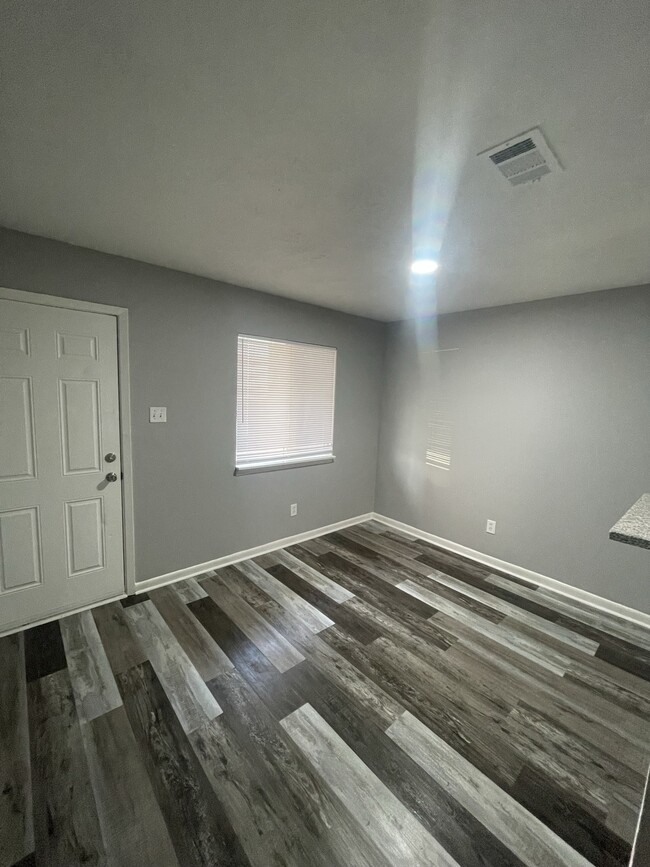 Dining Room - 1917 Pine Tree Dr