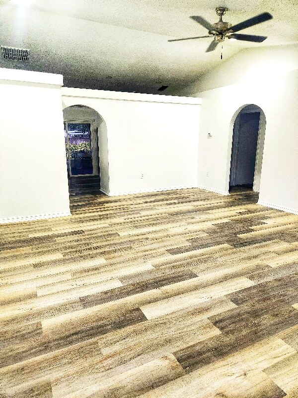 Foto del edificio - 5710 Graham St