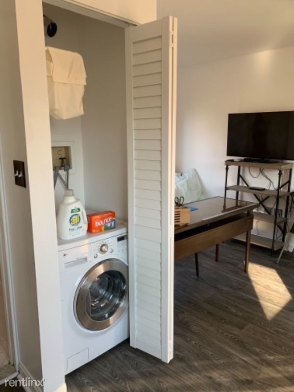 Foto del edificio - 1 br, 1 bath Apartment - 6904 Vantage Dr