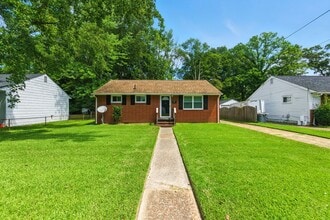 Building Photo - 206 Cynthia Dr