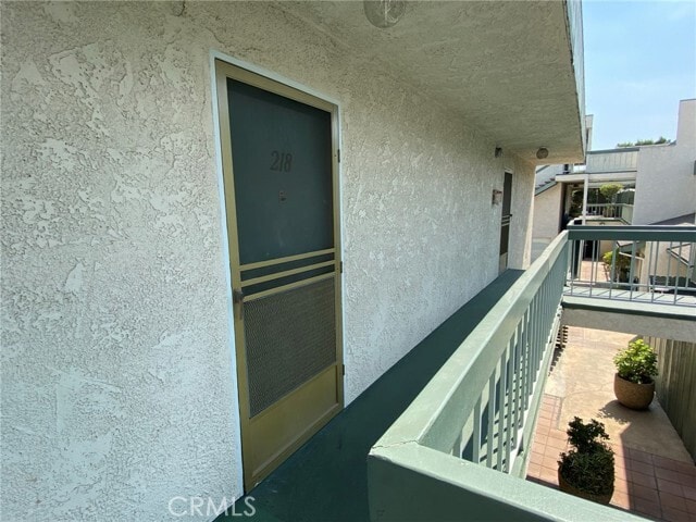 Foto del edificio - 330 N Chapel Ave