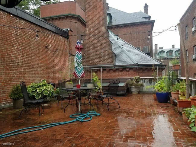 Building Photo - 250 S Van Pelt St