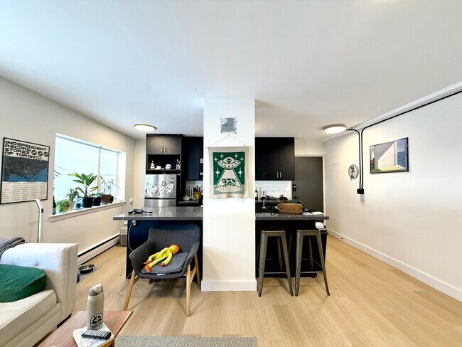 Building Photo - 111 Craydon Rd