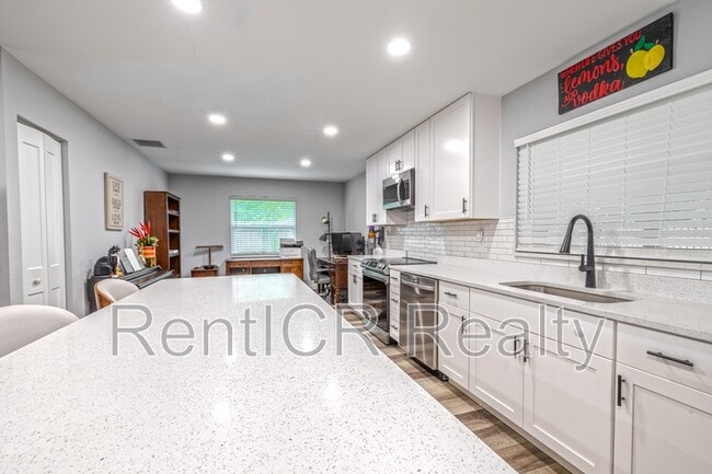 Foto del edificio - 3101 Carriage Dr