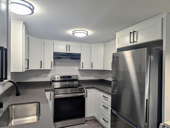 Building Photo - 1bd/1ba Brier Condo