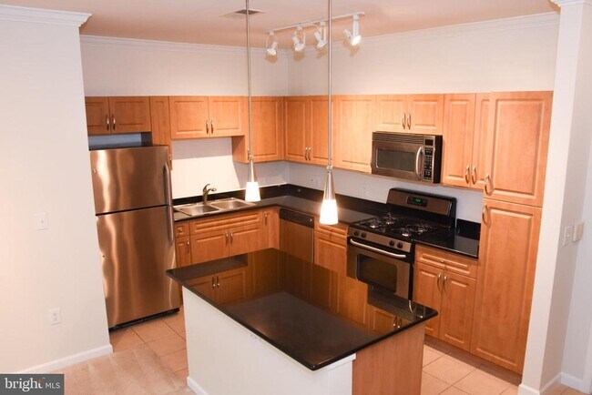 Building Photo - 12949 Centre Park Cir