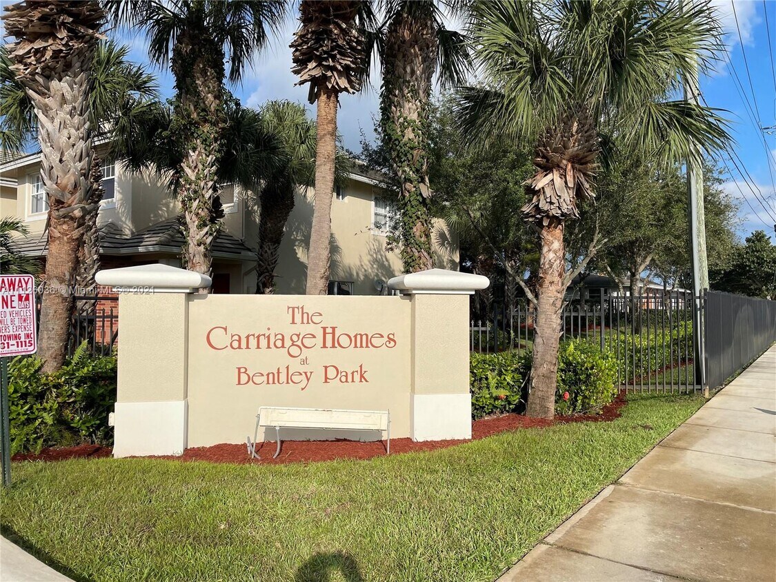 2904 NW 33Rd Terrace, Lauderdale Lakes, FL 33311 Townhome Rentals in