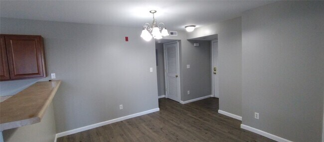 Foto del edificio - 1201 Spring Creek Ln