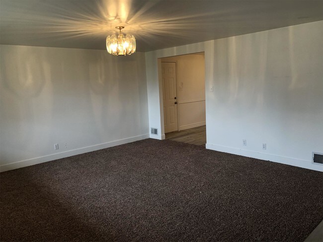 Foto del edificio - 4305 Phillips Ln