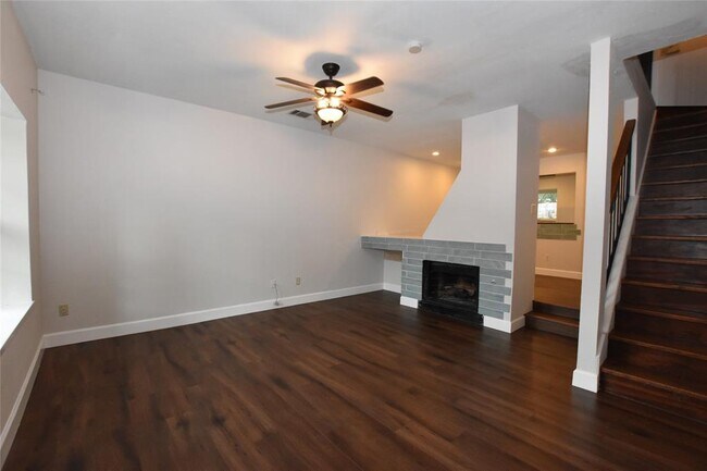 Building Photo - 11404 Walnut Ridge Dr