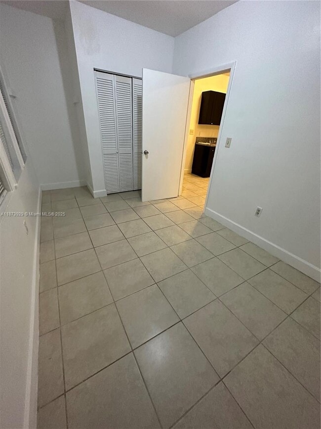 Foto del edificio - 985 SW 5th St