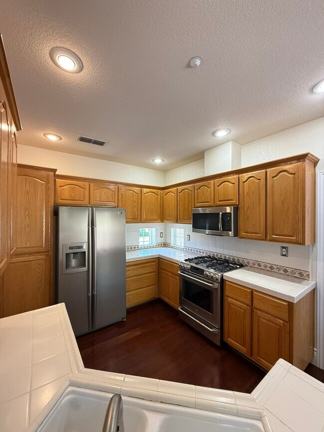 Cocina 2 - 412 Endberg Dr