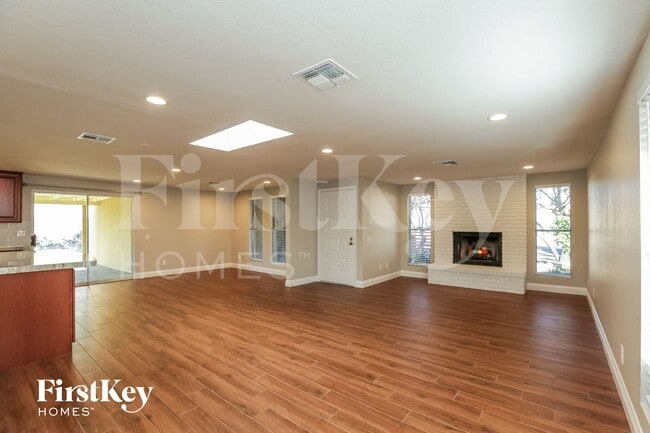 Foto del edificio - 2109 N Verano Way