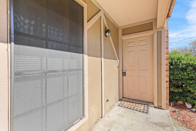 Foto del edificio - 4920 Brianhill Dr