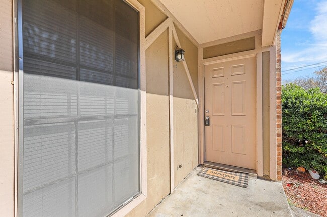Building Photo - 4920 Brianhill Dr
