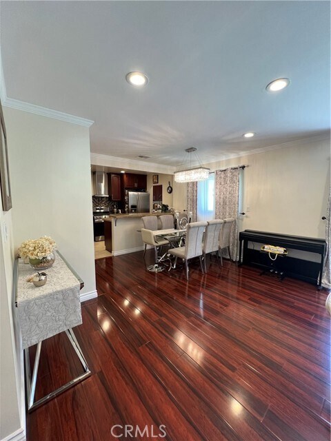 Foto del edificio - 10028 Montgomery Ave