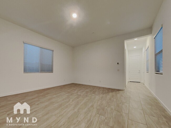Foto del edificio - 9917 E Thistle Ave