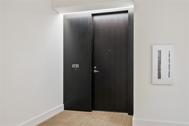 Foto del edificio - 2408 Victory Park Ln