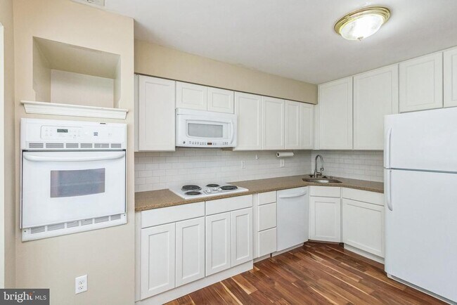 Foto del edificio - 7946 Brighton Way