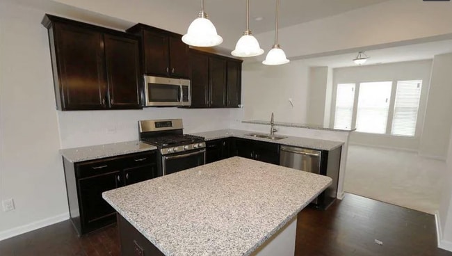 Building Photo - Modern Comfort, Flexible Living, Tailored for You 3 Bedrooms | 2.5 Bathrooms Cameron Creek | Tega...