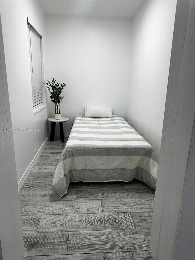 Foto del edificio - 1041 NE 9th Ave