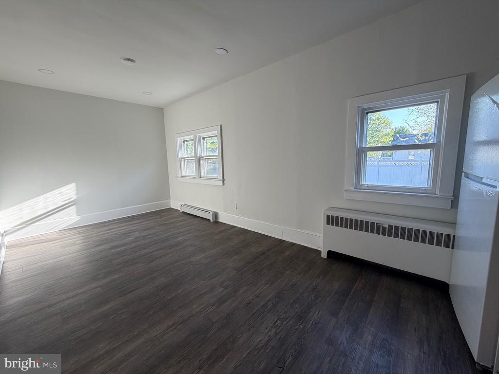 Foto del edificio - 517 Bentley Ave