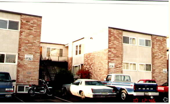 Building Photo - 12025 32nd Ave NE