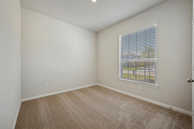Building Photo - 10419 Red Cardinal Dr