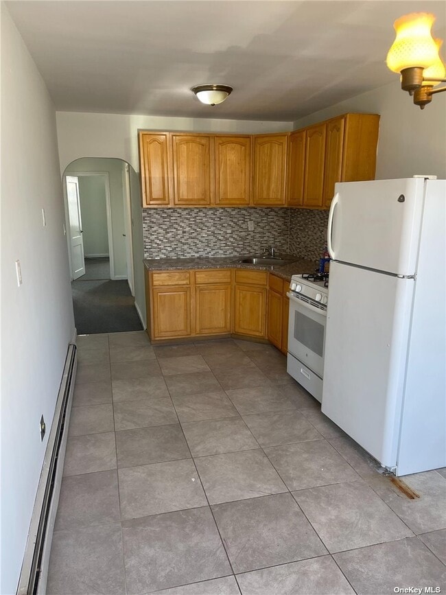 Building Photo - 84-30 Little Neck Pkwy