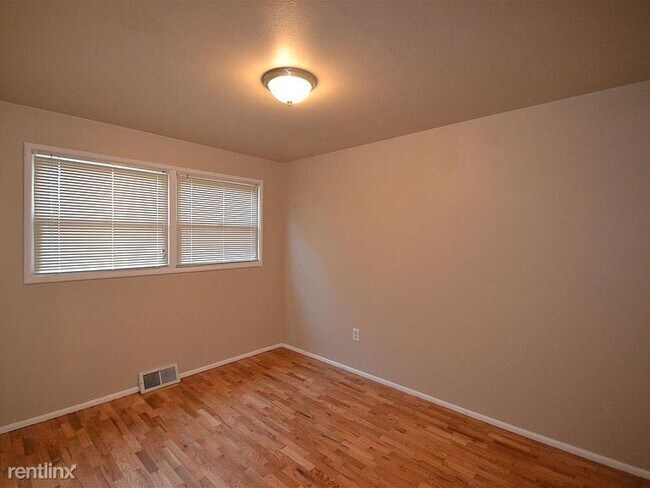 Foto del edificio - 3 br, 1.5 bath House - 2625 N Shirley St