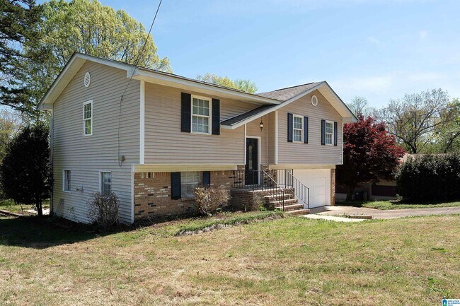 Building Photo - 9721 Bryant Ave