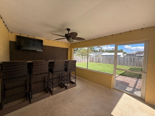 Foto del edificio - Price Drop! Amazing house amazing deal!! Won't last.Charming 3-Bed, 2-Bath Oasis with Pool & Ente...