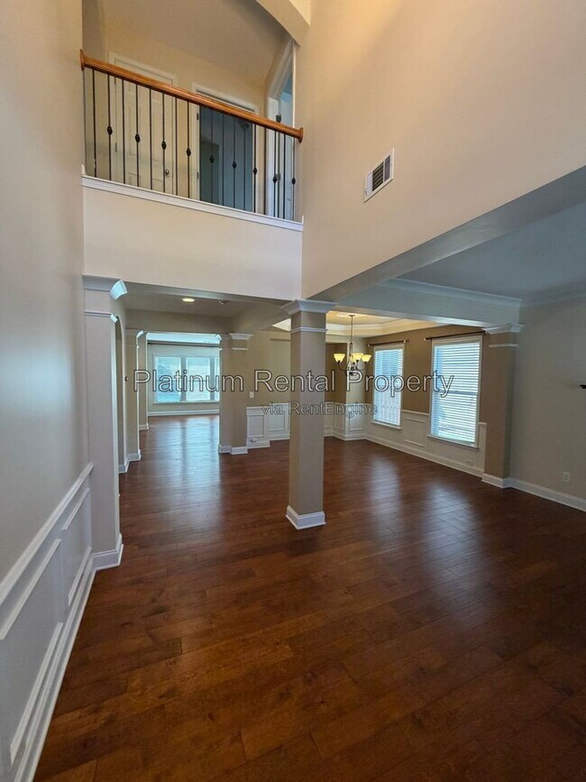 Building Photo - 4315 Avondale Ln