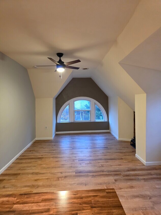 Foto principal - 5487 Hays St