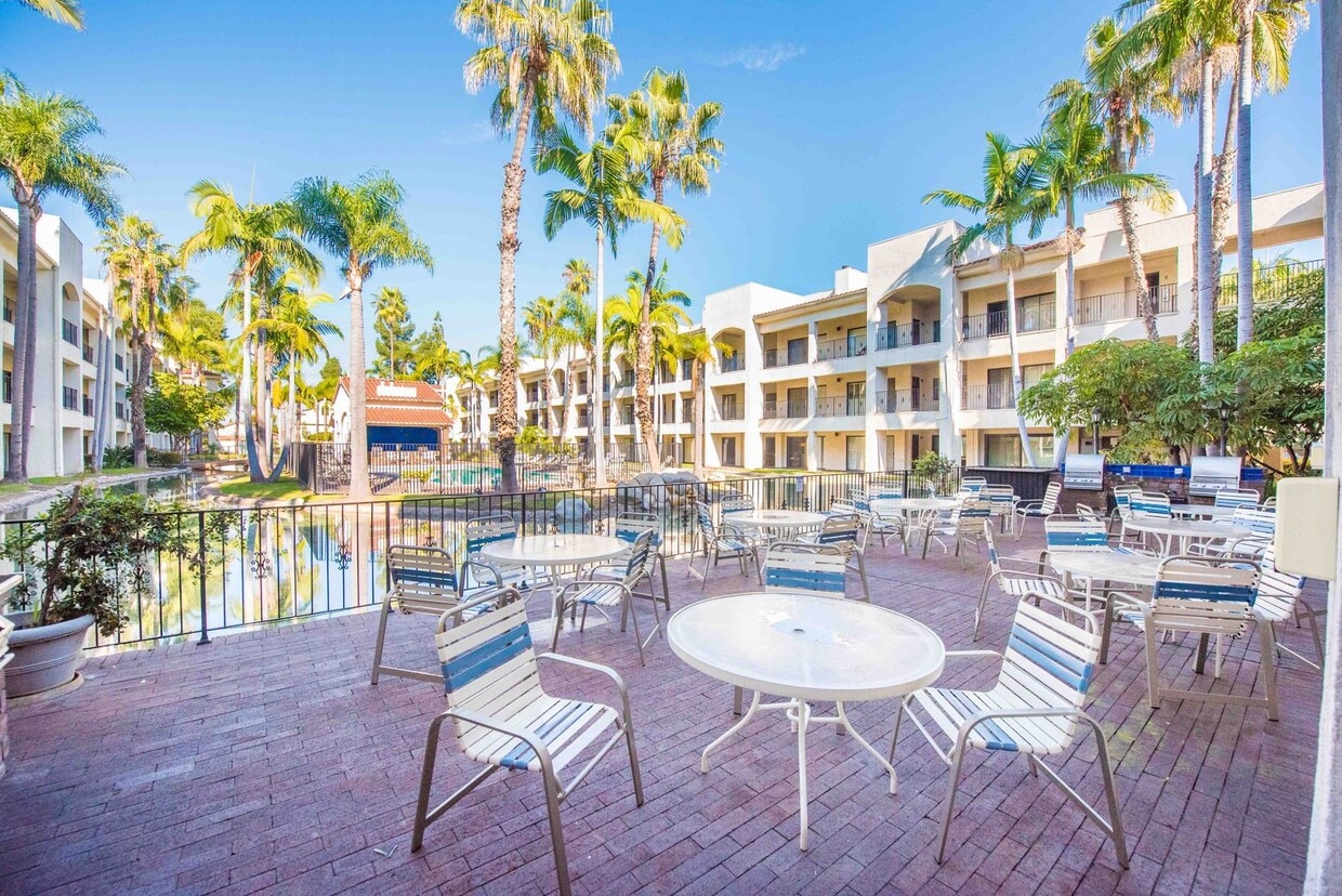 Updated 2 BR- 2 BA in FOUNTAIN VALLEY - Updated 2 BR- 2 BA in FOUNTAIN VALLEY