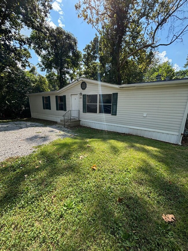 Building Photo - 305 Cascade Dr